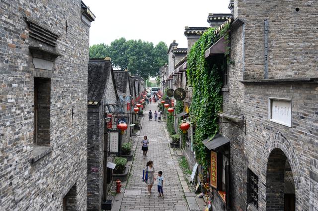 在镇江的这条古街上，可以看到的六朝至清代的历史踪迹
